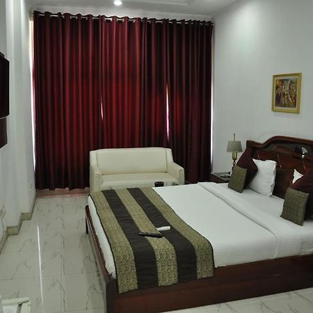 Kshitij Hotel Royale Gurgaon Esterno foto